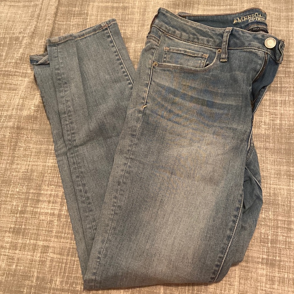 American Eagle Light Wash Skinny Jean